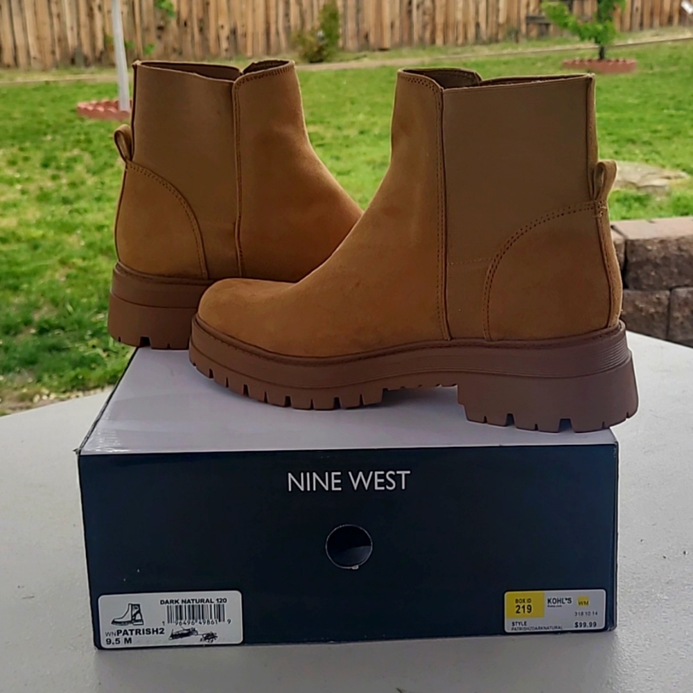 Ladie's booties
